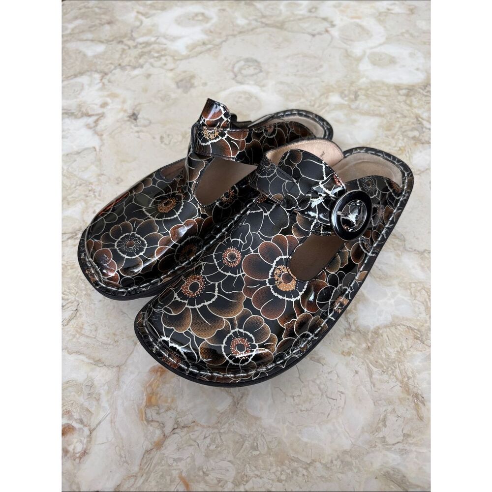 Alegría Patent Leather Floral Print Clogs